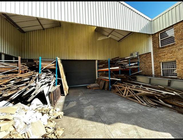 766M² WAREHOUSE TO LET IN KRAMERVILLE